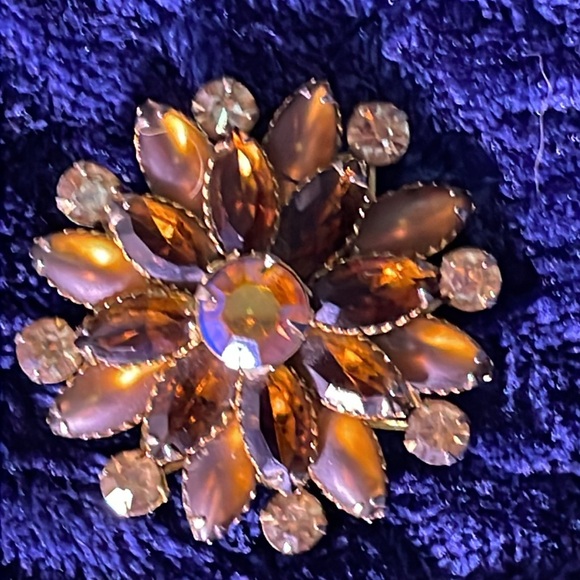 🧡Great USED Condition Vintage Judy Lee Brooch - Picture 2 of 5